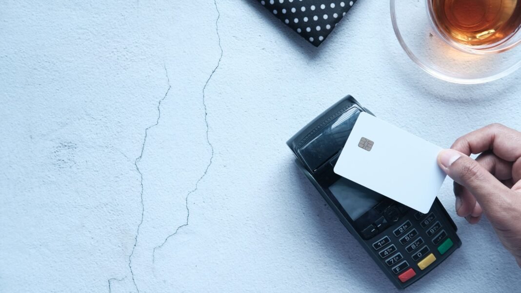 Netherlands first to launch contactless public transport payments system nationwide