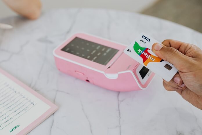 Car IQ partners Visa to enable in-vehicle payments