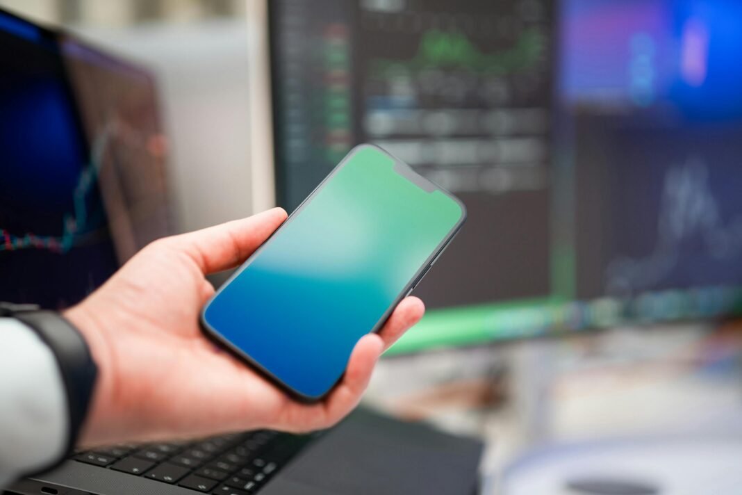 Starling Bank reports 50% revenue rise in third year of profitability