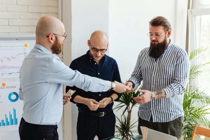 Acorns Acquires EarlyBird to Expand Family Wealth Management